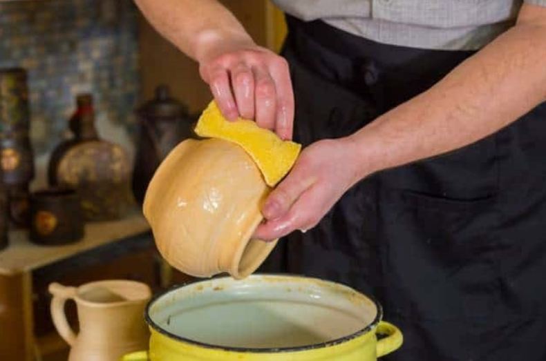 How to properly preserve ceramics at home